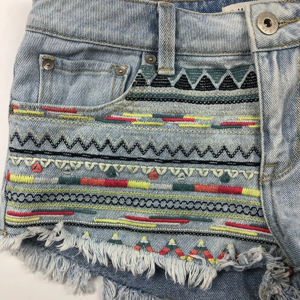 Bullhead Denim Beachy Low Rise Aztec Embroidered Jean Shorts Y2K Western Hippie